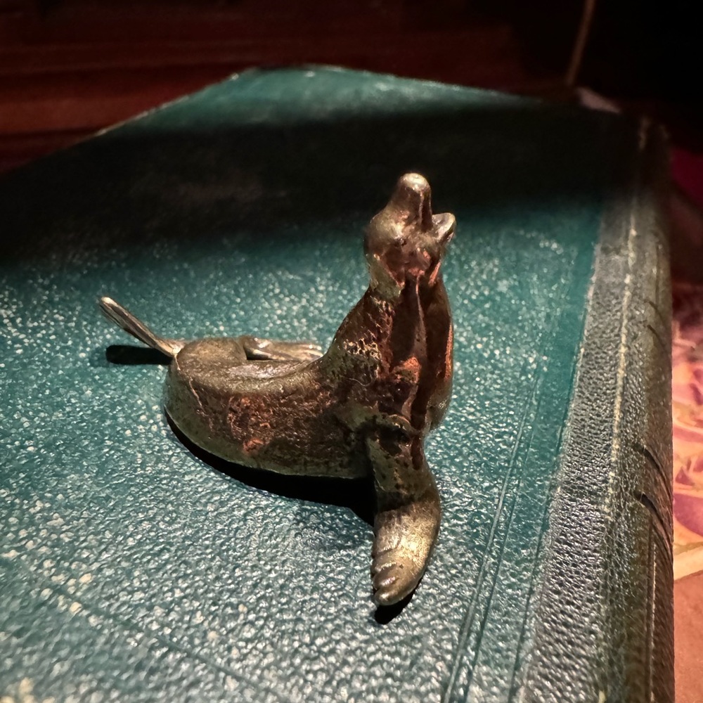 Solid Brass Sea Lion Vintage-style Sculpture Desk Decor - Picture 6 of 9